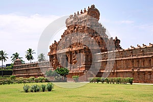 Rajarajan Tiruvasal and protecting wall, Brihadisvara Temple, Tanjore, Tamil Nadu. Vew from East