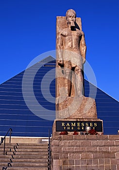 Ramesses statue, Memphis, USA.