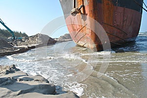 Ran aground oil tanker ship