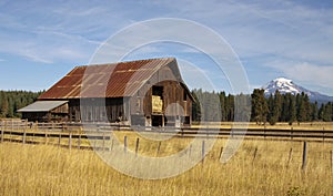 Ranch Barn Countryside Mount Adams Mountain Farmland Landscape