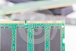 Random Access Memory (DDR RAM)