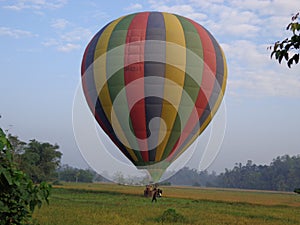 Random capture of a landed air balloon