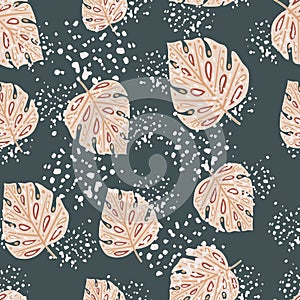 Random pink monstera leaf ornament seamless doodle pattern. Tropic foliage print. Background with splashes