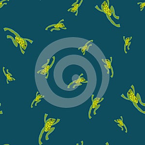 Random zoo exotic seamless pattern with amphibian green froggy silhouettes. Navy blue background