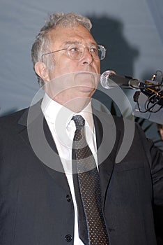 Randy Newman appearing.