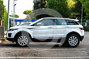 Range Rover car