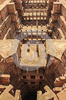 Ranki vav (step well)