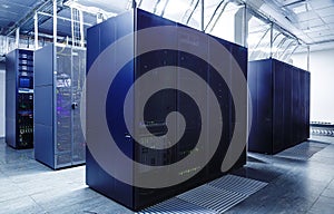 Ranks supercomputers in the server room