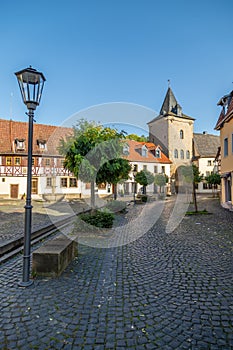 Rapportierplatz with water fountain and Untertor in Meisenheim