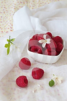 Raspberries in a bowl