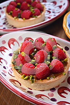 raspberry cream cake tart dessert