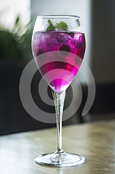 raspberry and red dragon fruit prosecco wine spritzer