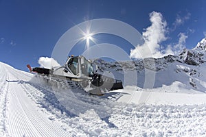 Ratrak, grooming machine, special snow vehicle