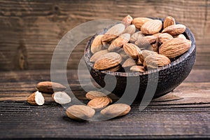 Raw almonds