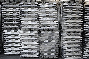 Raw aluminum ingots