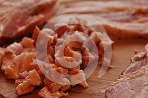 Raw bacon, smoked pork. Component dishes