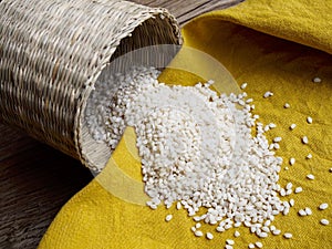 Raw bomba white rice