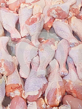 raw chicken drumsticks