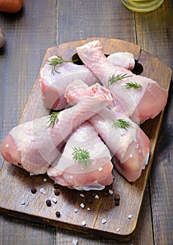 Raw chicken drumsticks