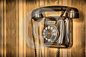 Raw classic telephone