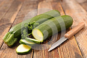 Raw courgette