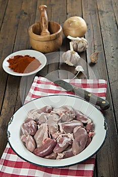 Raw and fresh suckling pig kidneys