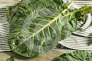 Raw Green Organic Collard Greens