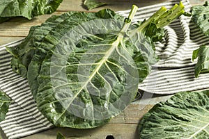 Raw Green Organic Collard Greens