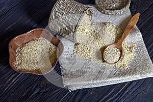 The raw kinwa on a wooden table