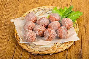 Raw meat balls