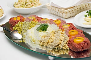 Raw meat dish
