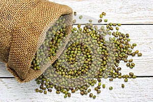 Raw mung beans