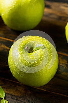 Raw Organic Green Granny Smith Apples