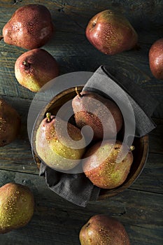 Raw Organic Red Anjou Pears