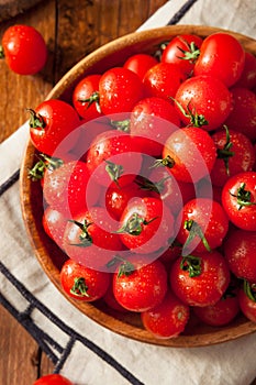 Raw Organic Red Cherry Tomatoes