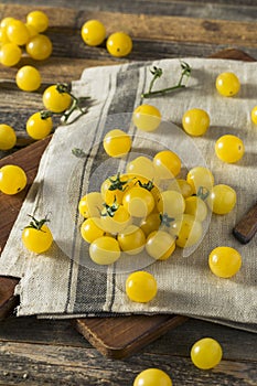 Raw Organic Yellow Cherry Tomatoes