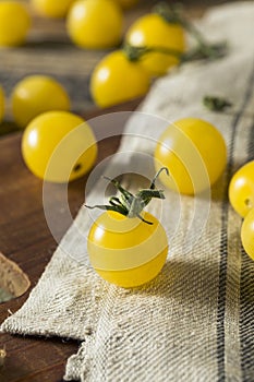 Raw Organic Yellow Cherry Tomatoes