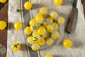 Raw Organic Yellow Cherry Tomatoes