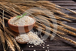 Raw peeled barley grains  (Hordeum vulgare