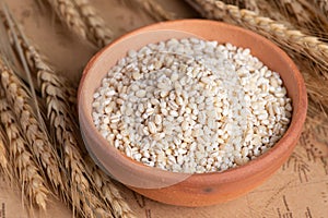 Raw peeled barley grains  (Hordeum vulgare