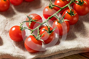 Raw Red Organic Cherry Tomatoes