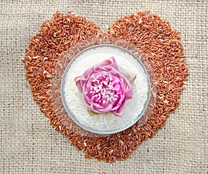 Raw Thai jasmine rice and raw brown rice heart shape