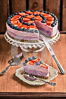 Raw vegan berry cheesecake