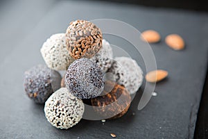 Raw vegan sweet cocoa balls