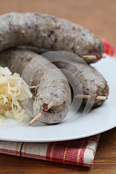 Raw white pudding