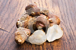 Raw Whole ans sliced Jerusalem artichokes