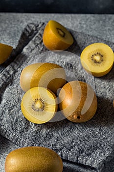 Raw Yellow Organic Golden Kiwis