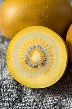 Raw Yellow Organic Golden Kiwis