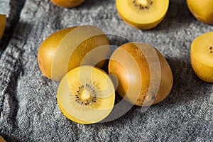 Raw Yellow Organic Golden Kiwis