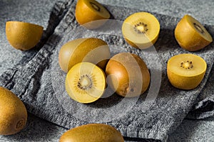 Raw Yellow Organic Golden Kiwis